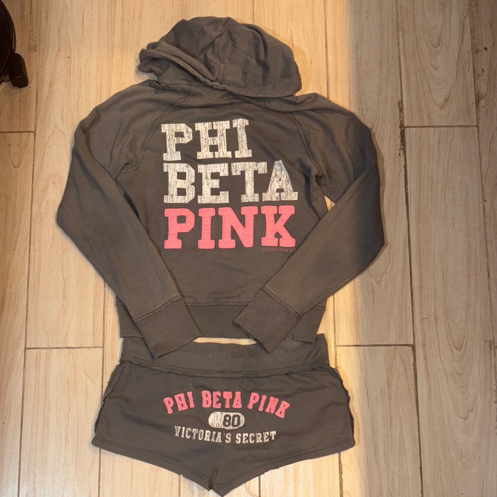2006 PINK VICTORIAS SECRET Gray Hoodie and Shorts Set with felt Pink Dog letters